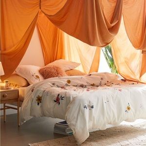 Bed Canopy (one size)